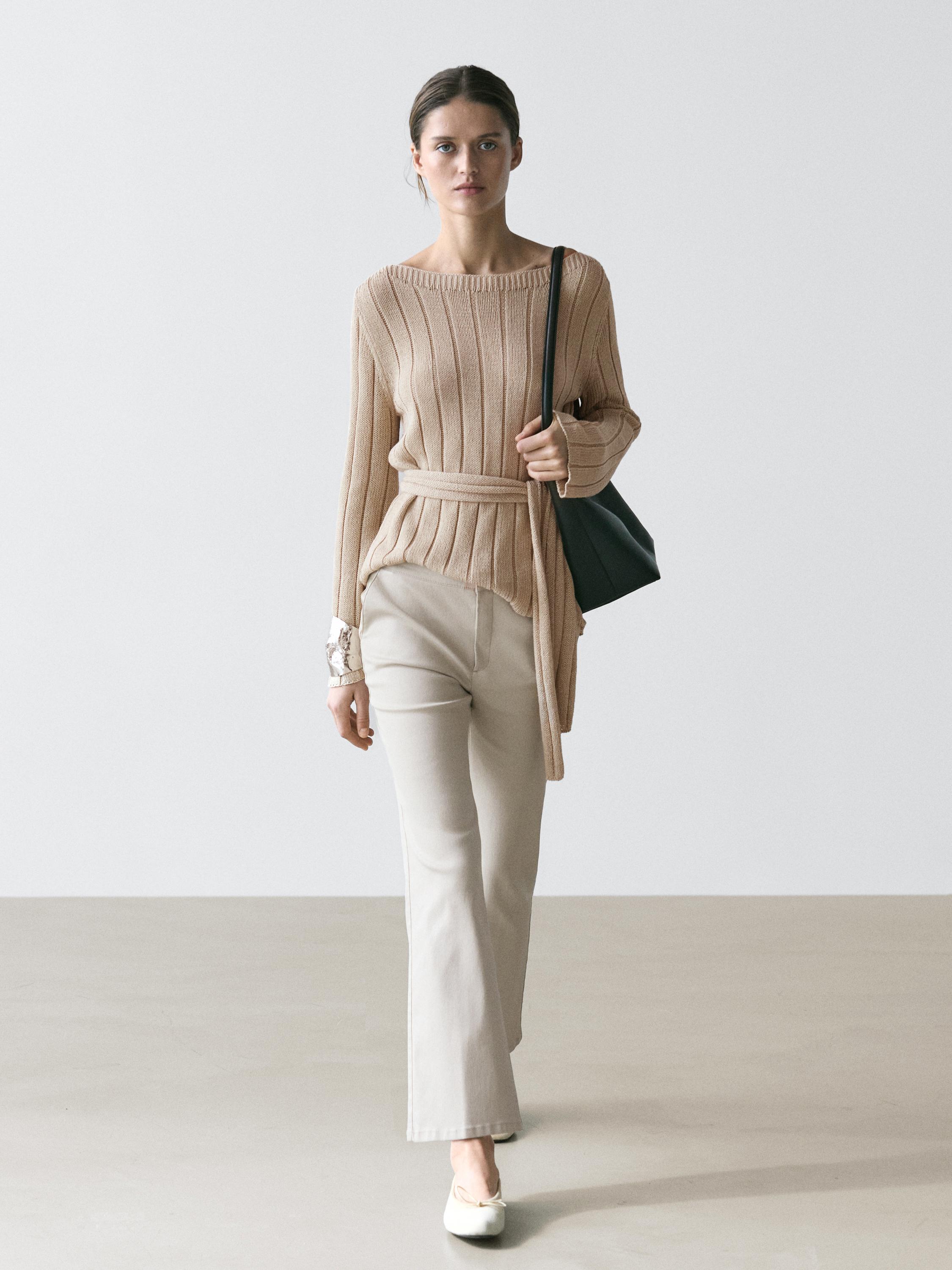 Mid-waist waxed flared pants